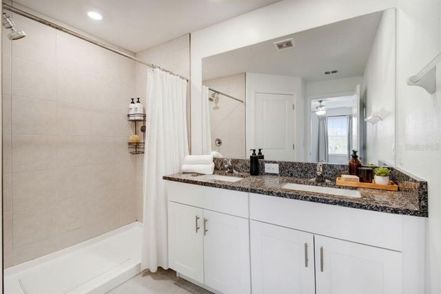 873 TENNYSON MILL CIRCLE, Tampa, FL 33619