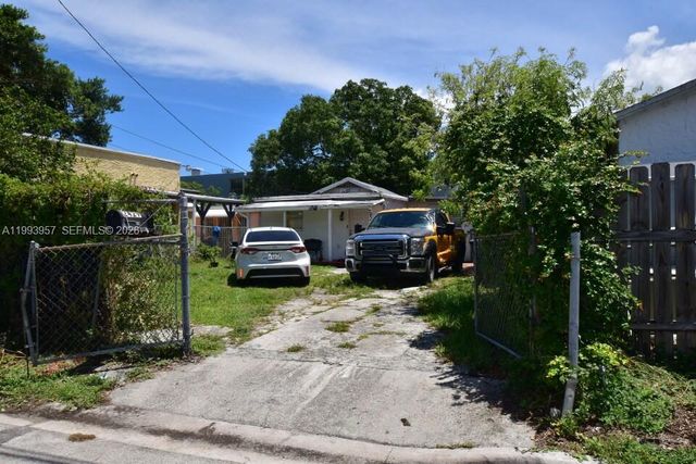 2410 NW 7th Ct, Miami, FL 33127