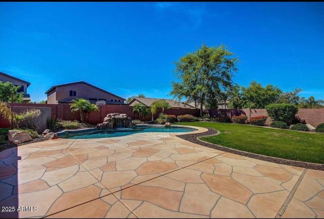 2205 W GAMBIT Trail, Phoenix, AZ 85085