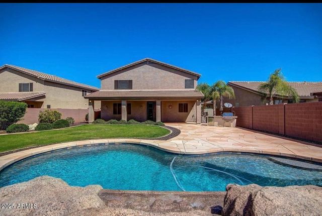 2205 W GAMBIT Trail, Phoenix, AZ 85085