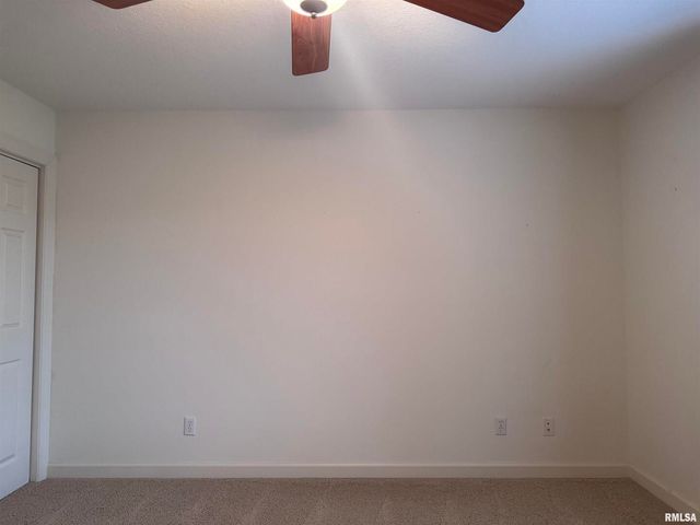 504 Mill Ridge Road, Clinton, IA 52732