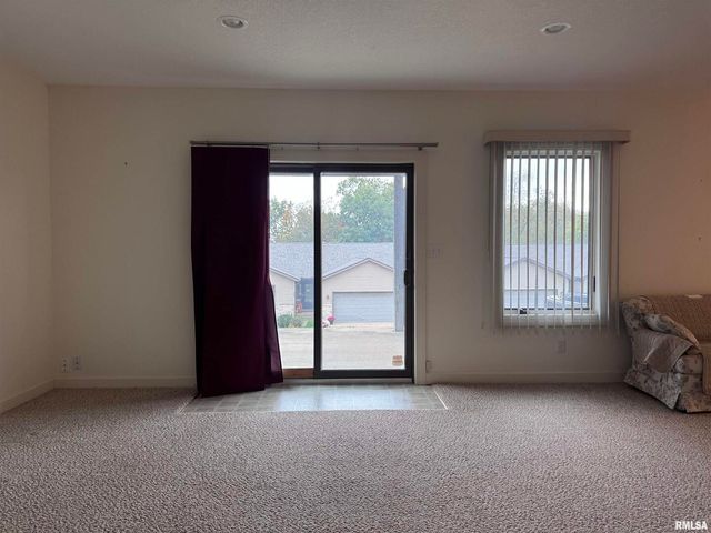 504 Mill Ridge Road, Clinton, IA 52732