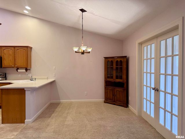 504 Mill Ridge Road, Clinton, IA 52732