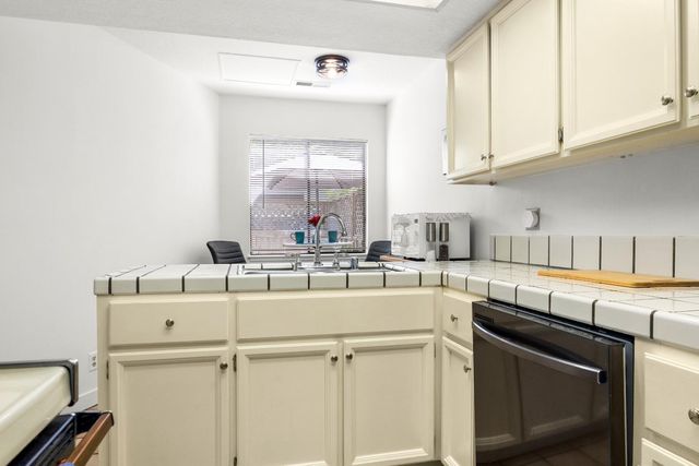 3205 Stockbridge Lane, Santa Cruz, CA 95065