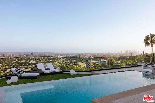 8366 Sunset View Drive, West Hollywood, CA 90069