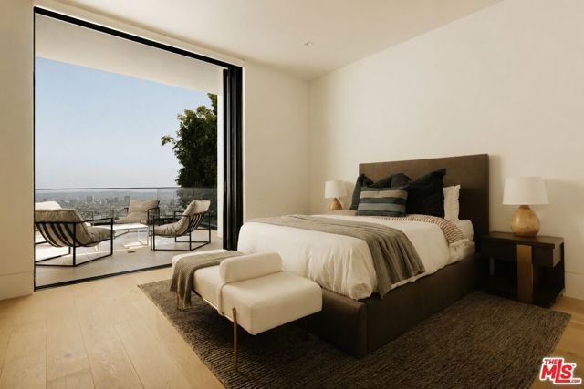 8366 Sunset View Drive, West Hollywood, CA 90069