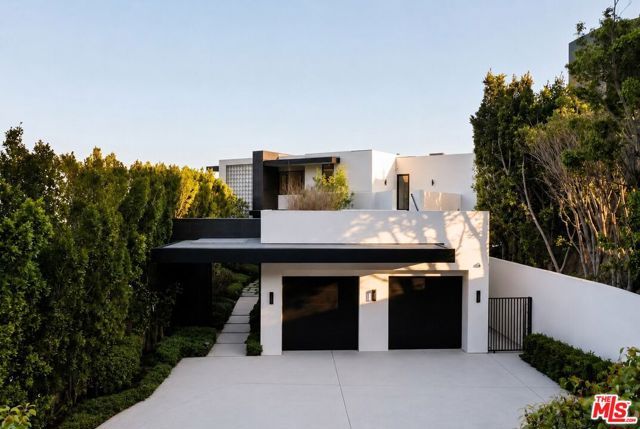 8366 Sunset View Drive, West Hollywood, CA 90069