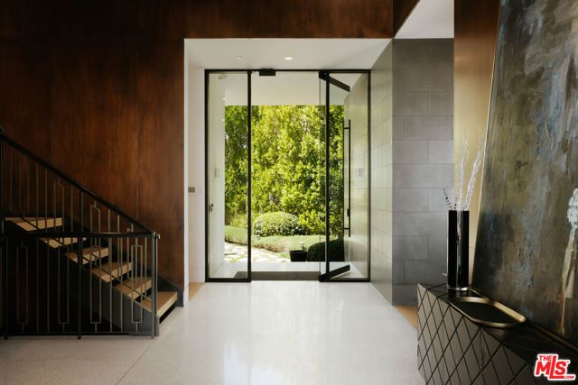 8366 Sunset View Drive, West Hollywood, CA 90069