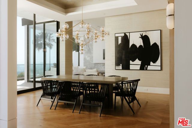 8366 Sunset View Drive, West Hollywood, CA 90069