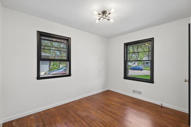 8774 Hale Avenue S, Cottage Grove, MN 55016