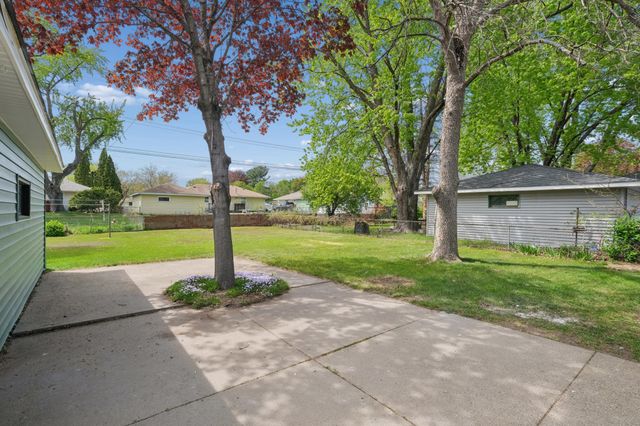 8774 Hale Avenue S, Cottage Grove, MN 55016