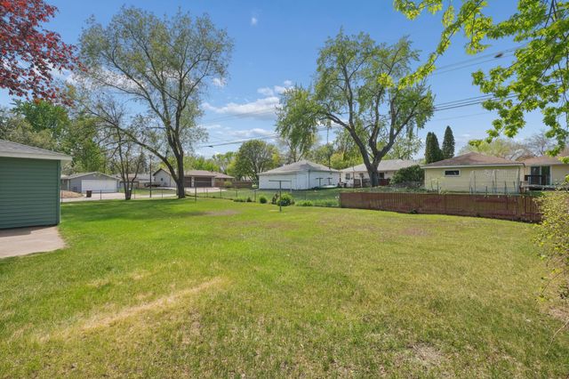 8774 Hale Avenue S, Cottage Grove, MN 55016