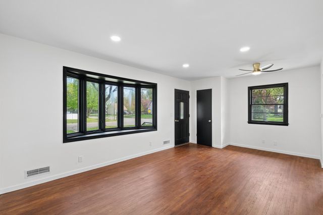 8774 Hale Avenue S, Cottage Grove, MN 55016