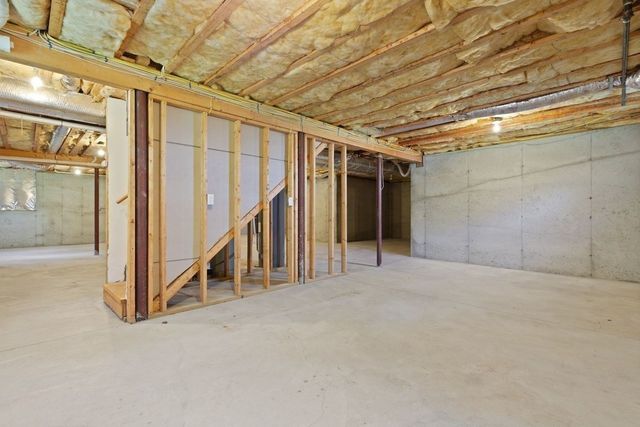 36 Shannon Marie Way, Easton, MA 02356