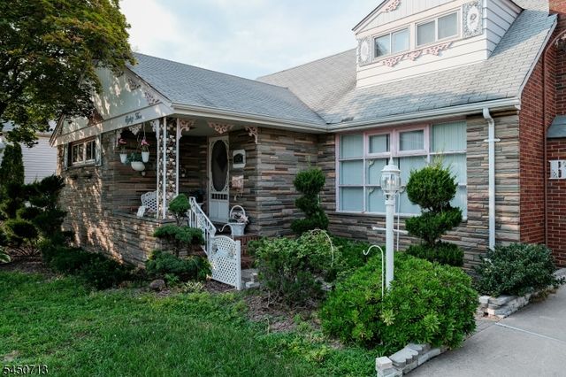 85 Strong St, Wallington Boro, NJ 07057