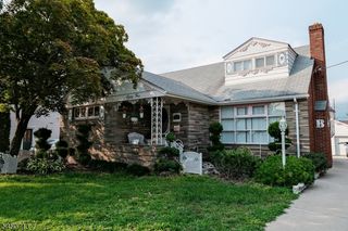 85 Strong St, Wallington Boro, NJ 07057
