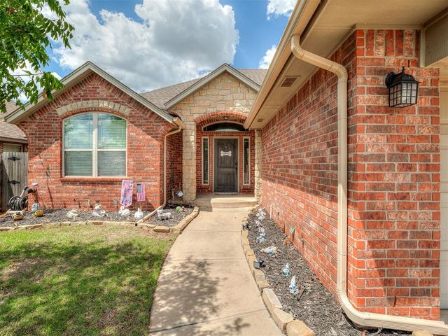 11613 SW 18th Street, Yukon, OK 73099