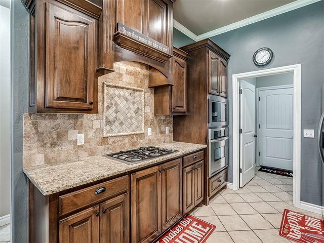 11613 SW 18th Street, Yukon, OK 73099