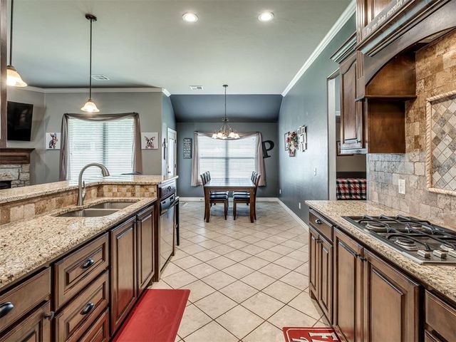 11613 SW 18th Street, Yukon, OK 73099