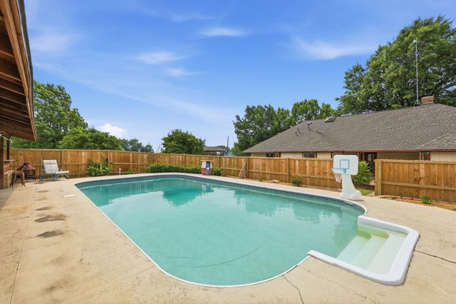 11303 Southwind Place, Krum, TX 76249