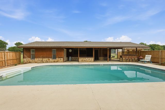 11303 Southwind Place, Krum, TX 76249
