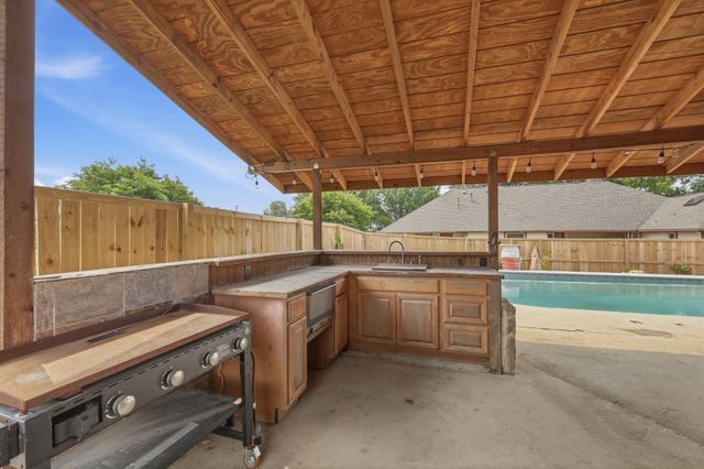11303 Southwind Place, Krum, TX 76249