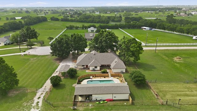 11303 Southwind Place, Krum, TX 76249