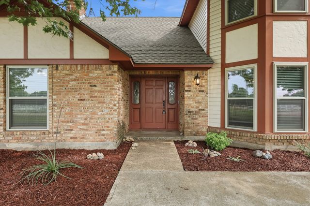 11303 Southwind Place, Krum, TX 76249