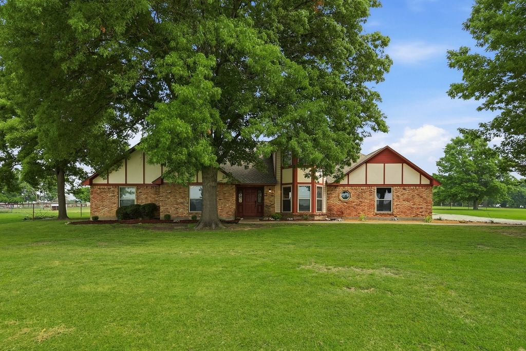 11303 Southwind Place, Krum, TX 76249