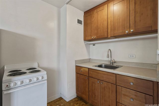 445 Kaiolu Street 214, Honolulu, HI 96815