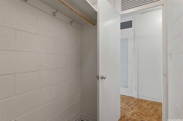 445 Kaiolu Street 214, Honolulu, HI 96815