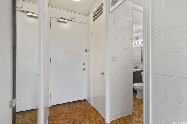 445 Kaiolu Street 214, Honolulu, HI 96815