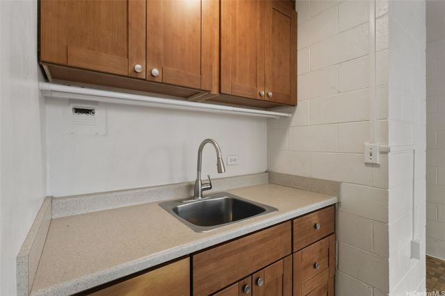 445 Kaiolu Street 214, Honolulu, HI 96815