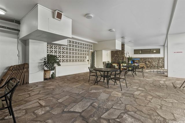 445 Kaiolu Street 214, Honolulu, HI 96815