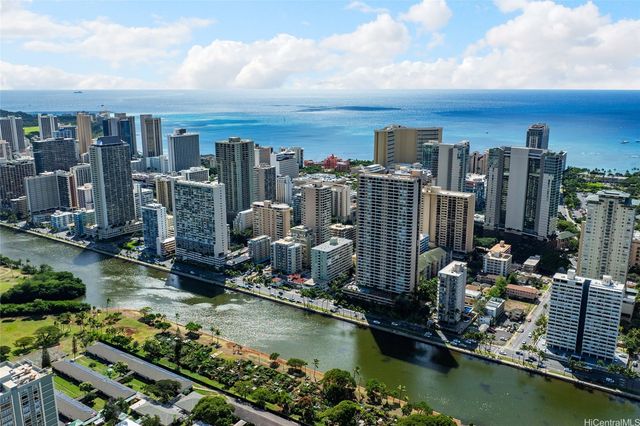 445 Kaiolu Street 214, Honolulu, HI 96815