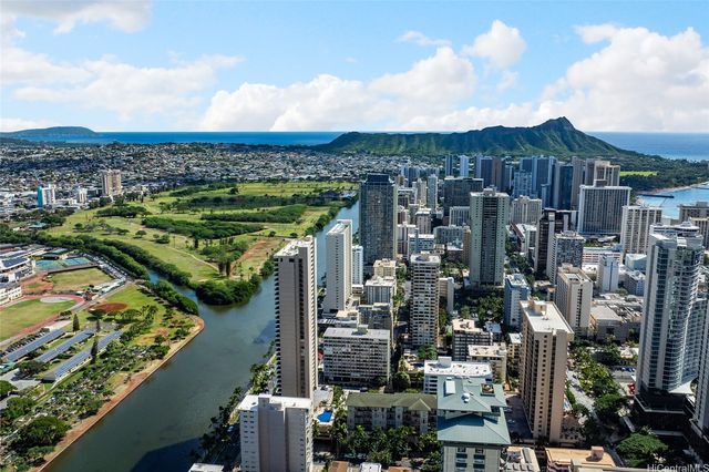 445 Kaiolu Street 214, Honolulu, HI 96815