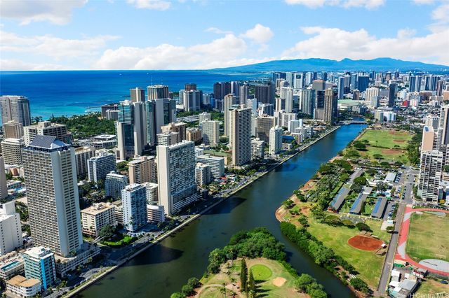 445 Kaiolu Street 214, Honolulu, HI 96815