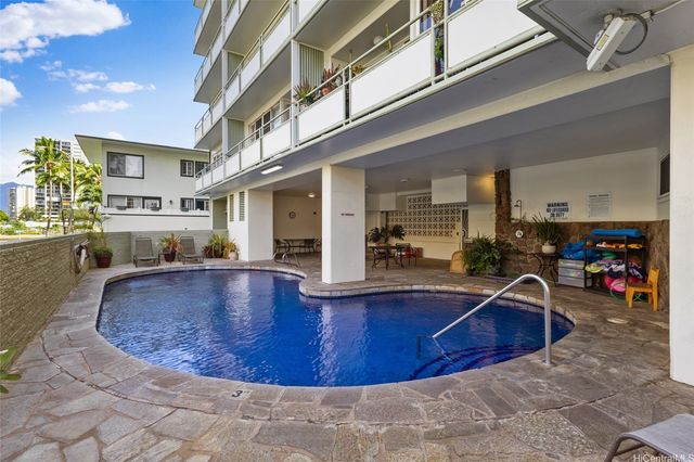 445 Kaiolu Street 214, Honolulu, HI 96815