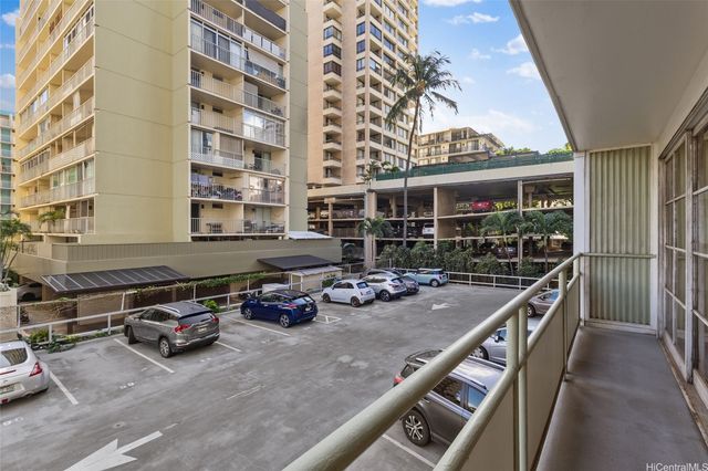 445 Kaiolu Street 214, Honolulu, HI 96815