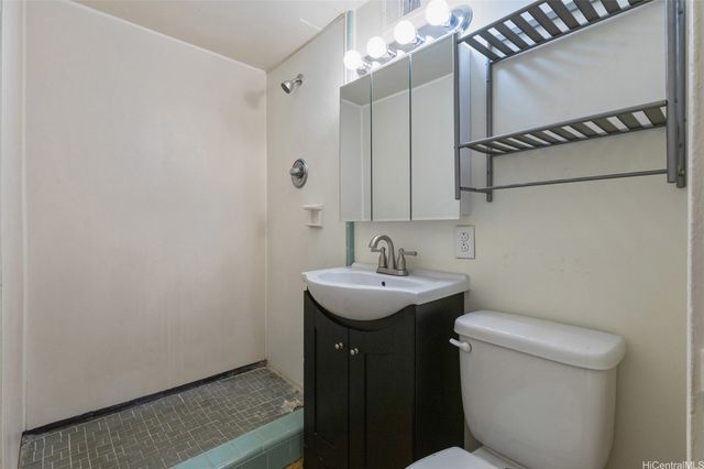 445 Kaiolu Street 214, Honolulu, HI 96815