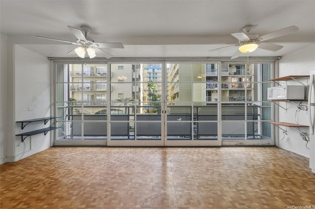 445 Kaiolu Street 214, Honolulu, HI 96815