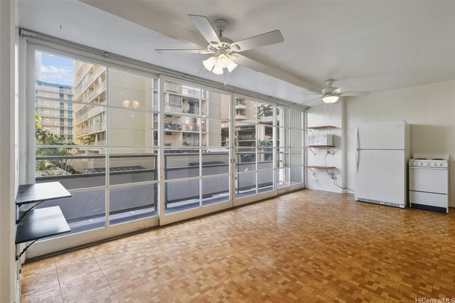 445 Kaiolu Street 214, Honolulu, HI 96815