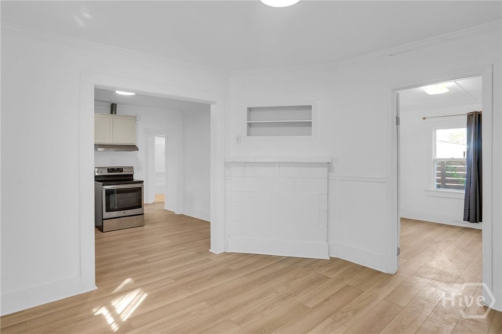 Image 10 of property listing at 2024 E 51st Street, Savannah, GA 31404