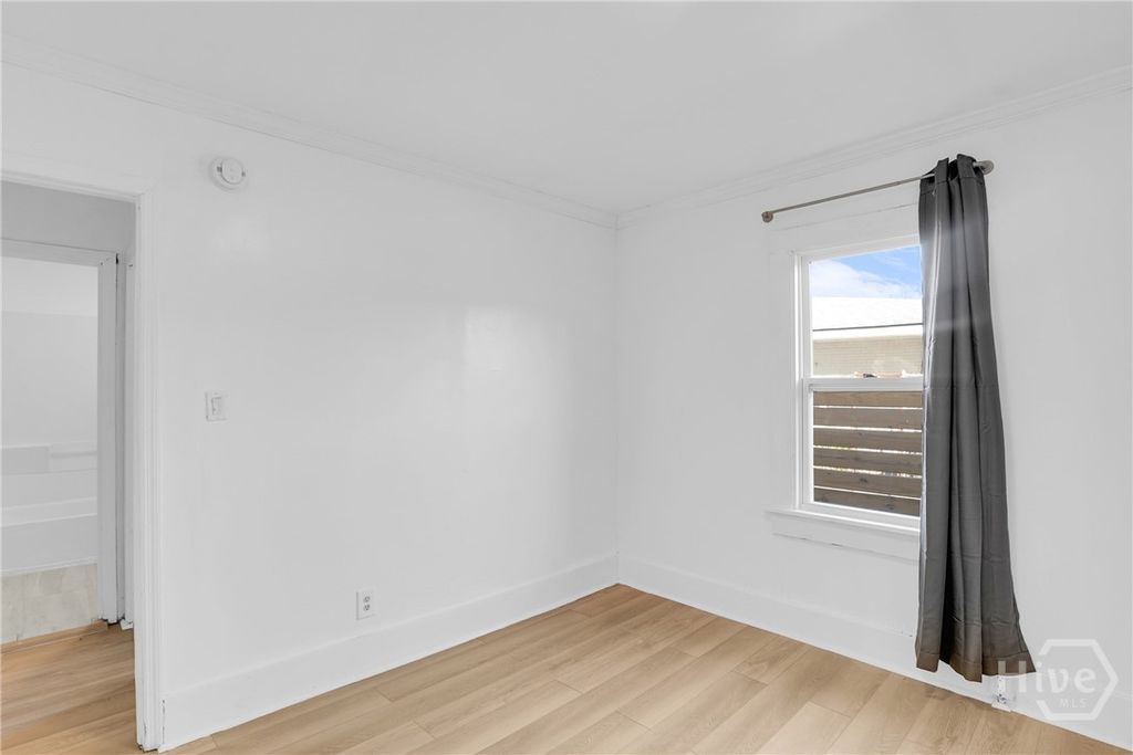 Image 11 of property listing at 2024 E 51st Street, Savannah, GA 31404