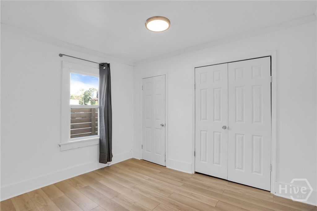 Image 13 of property listing at 2024 E 51st Street, Savannah, GA 31404