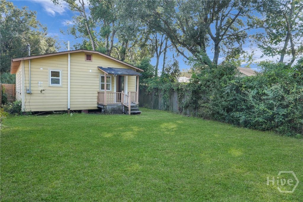 Image 28 of property listing at 2024 E 51st Street, Savannah, GA 31404