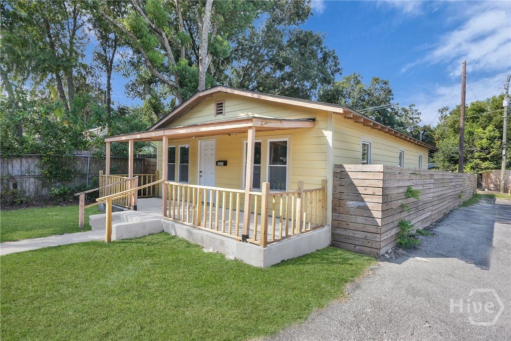 Image 30 of property listing at 2024 E 51st Street, Savannah, GA 31404