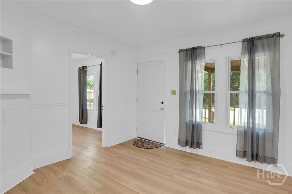 Image 4 of property listing at 2024 E 51st Street, Savannah, GA 31404