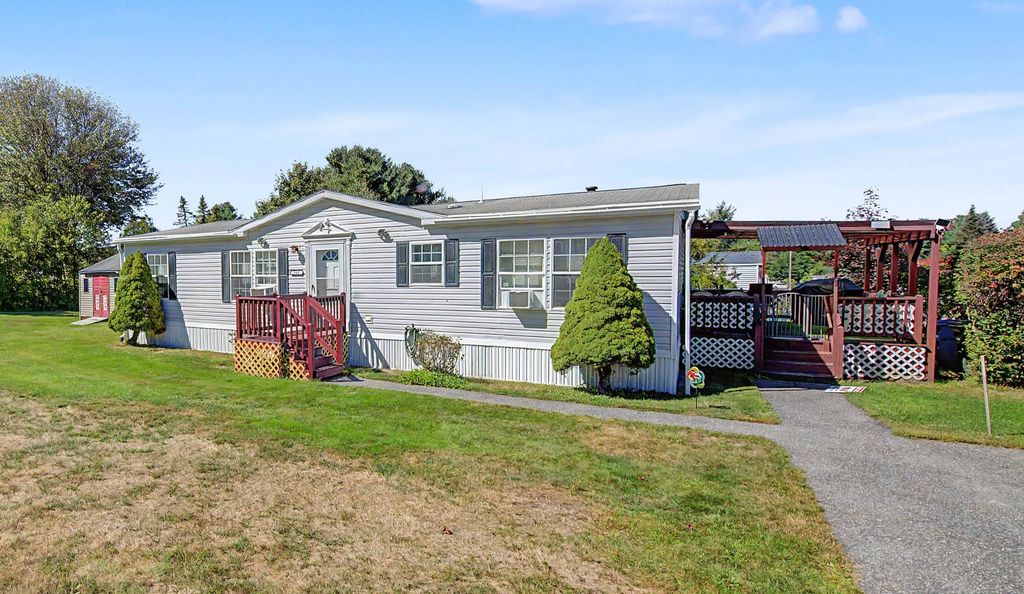 243 Bond Street, Westbrook, ME 04092 — exterior