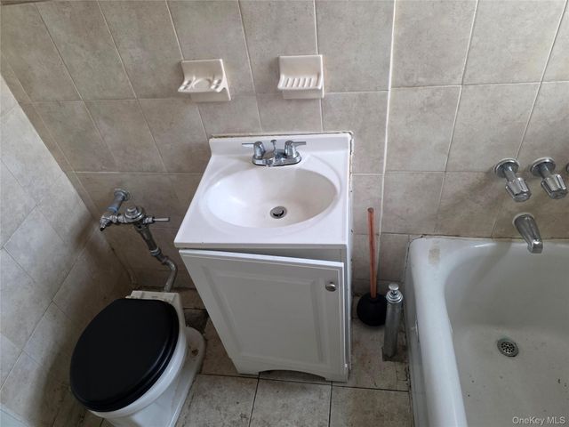 1115 Dorchester Road 4f, Brooklyn, NY 12218